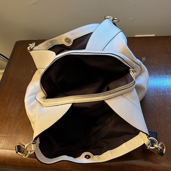 Lexi chalk w/brown and black handles and tag with gold trim and dust bag - Picture 4 of 6